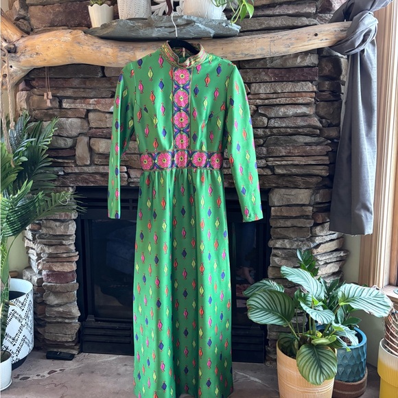 Vintage 70s Emilio Borghese Roma Green Patterned Maxi Dress - Picture 2 of 6